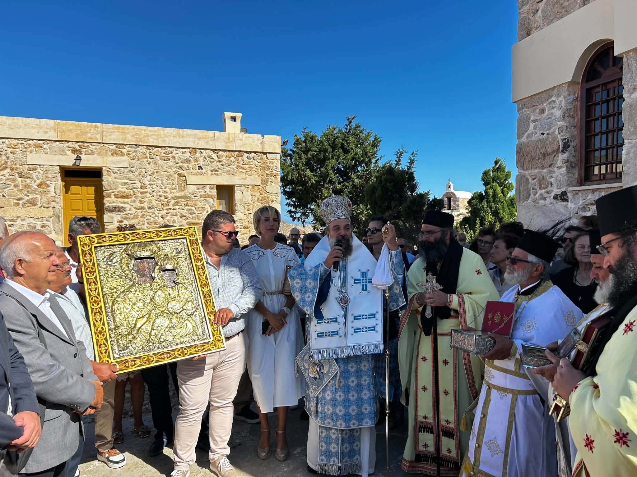 Με λαμπρότητα εορτάσθηκε και λιτανεύτηκε η Παναγία Καλαμιώτισσα στην Ανάφη - μια φωτογραφία 1