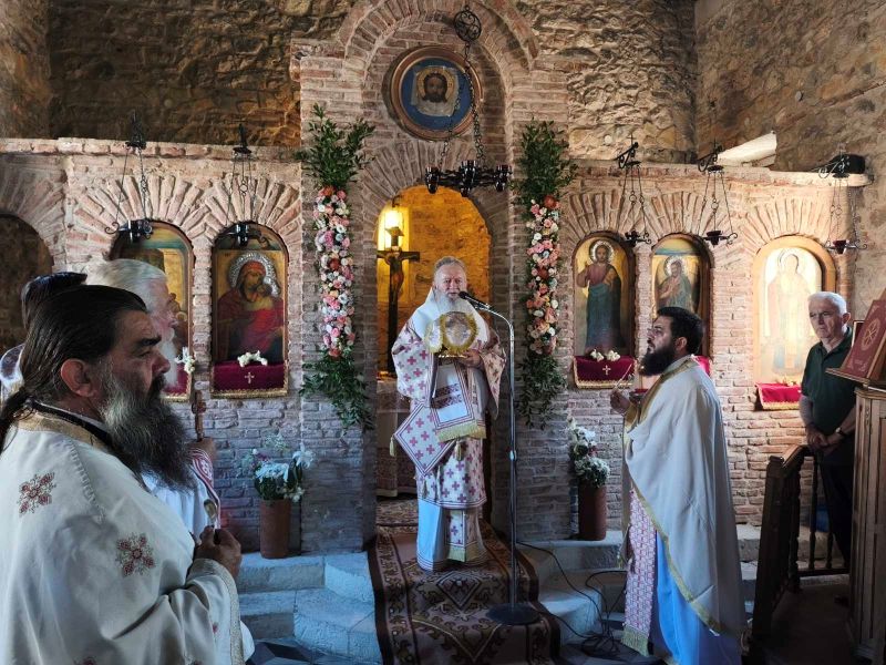 Η Ιερά Μητρόπολη Χαλκίδος τίμησε το Γενέθλιο της Θεοτόκου - μια φωτογραφία 11