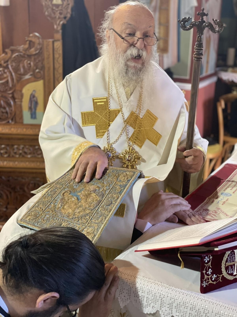 Χειροτονία διακόνου και πρεσβυτέρου τελέσθηκε στη Μητρόπολη Γρεβενών - μια φωτογραφία 5