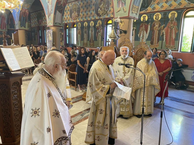 Χειροτονία διακόνου και πρεσβυτέρου τελέσθηκε στη Μητρόπολη Γρεβενών - μια φωτογραφία 7