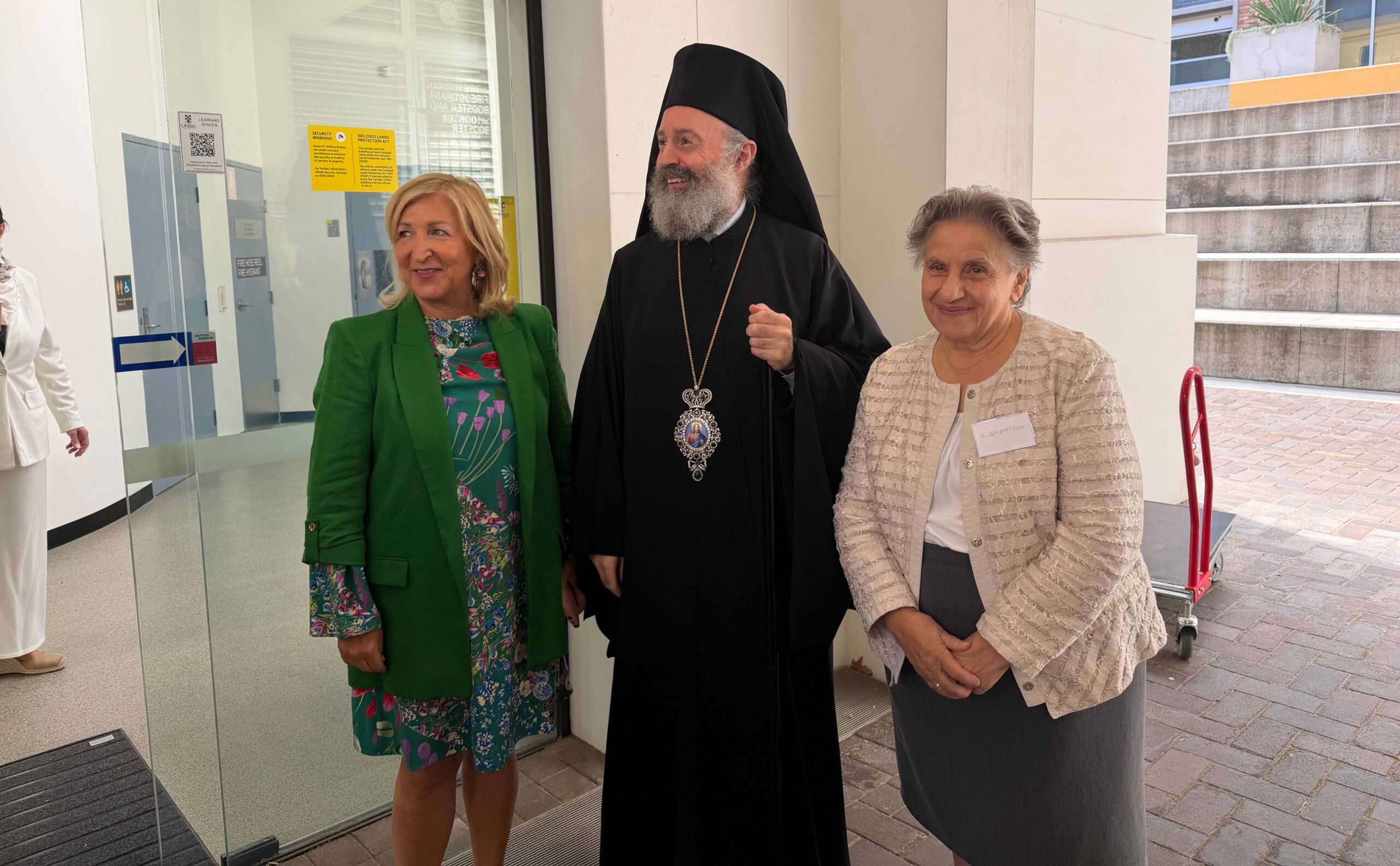 Αρχιεπίσκοπος Μακάριος: η Ελληνική παραμένει γλώσσα λατρείας στην Αυστραλία - μια φωτογραφία 1