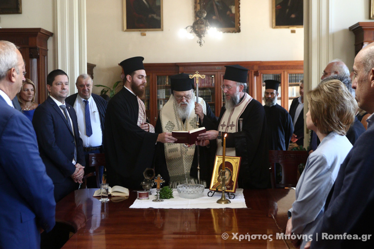 Ο Αρχιεπίσκοπος Ιερώνυμος τέλεσε αγιασμό στο Πανεπιστήμιο Αθηνών - μια φωτογραφία 8