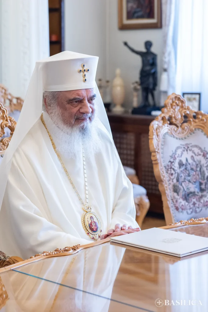 O Πατριάρχης Ρουμανίας δέχθηκε τον Yπουργό Πιερρακάκη στο Βουκουρέστι - μια φωτογραφία 9
