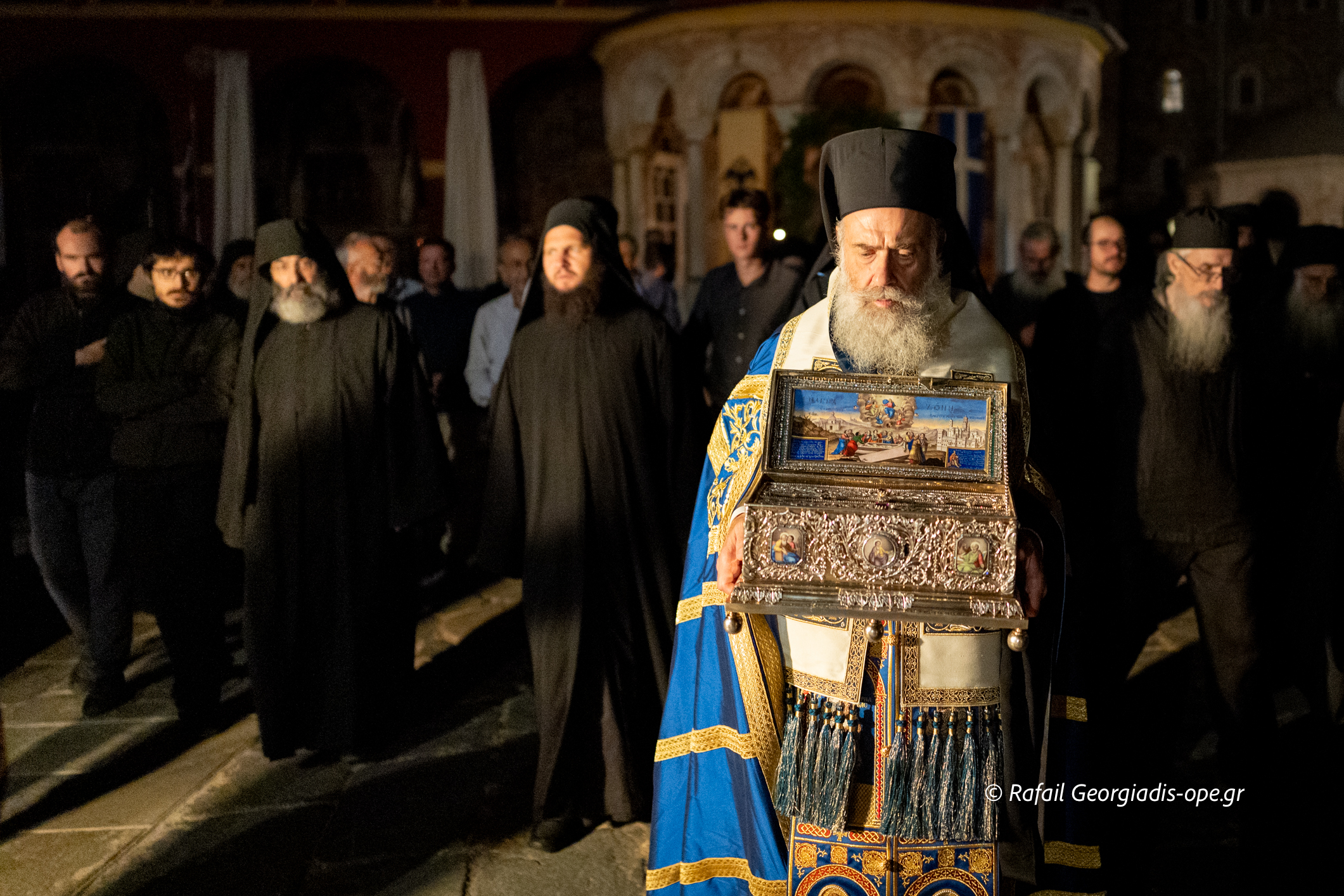Λαμπρά εορτάστηκε η Κατάθεση της Τιμίας Ζώνης στη Μονή Βατοπαιδίου - μια φωτογραφία 3