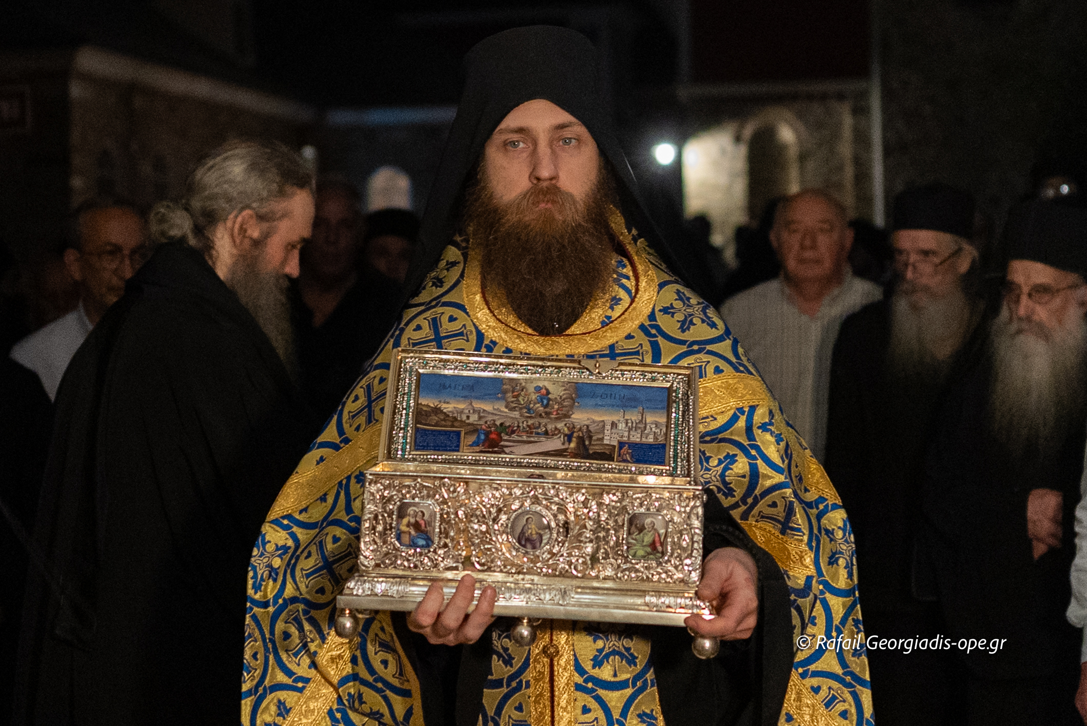Λαμπρά εορτάστηκε η Κατάθεση της Τιμίας Ζώνης στη Μονή Βατοπαιδίου - μια φωτογραφία 6