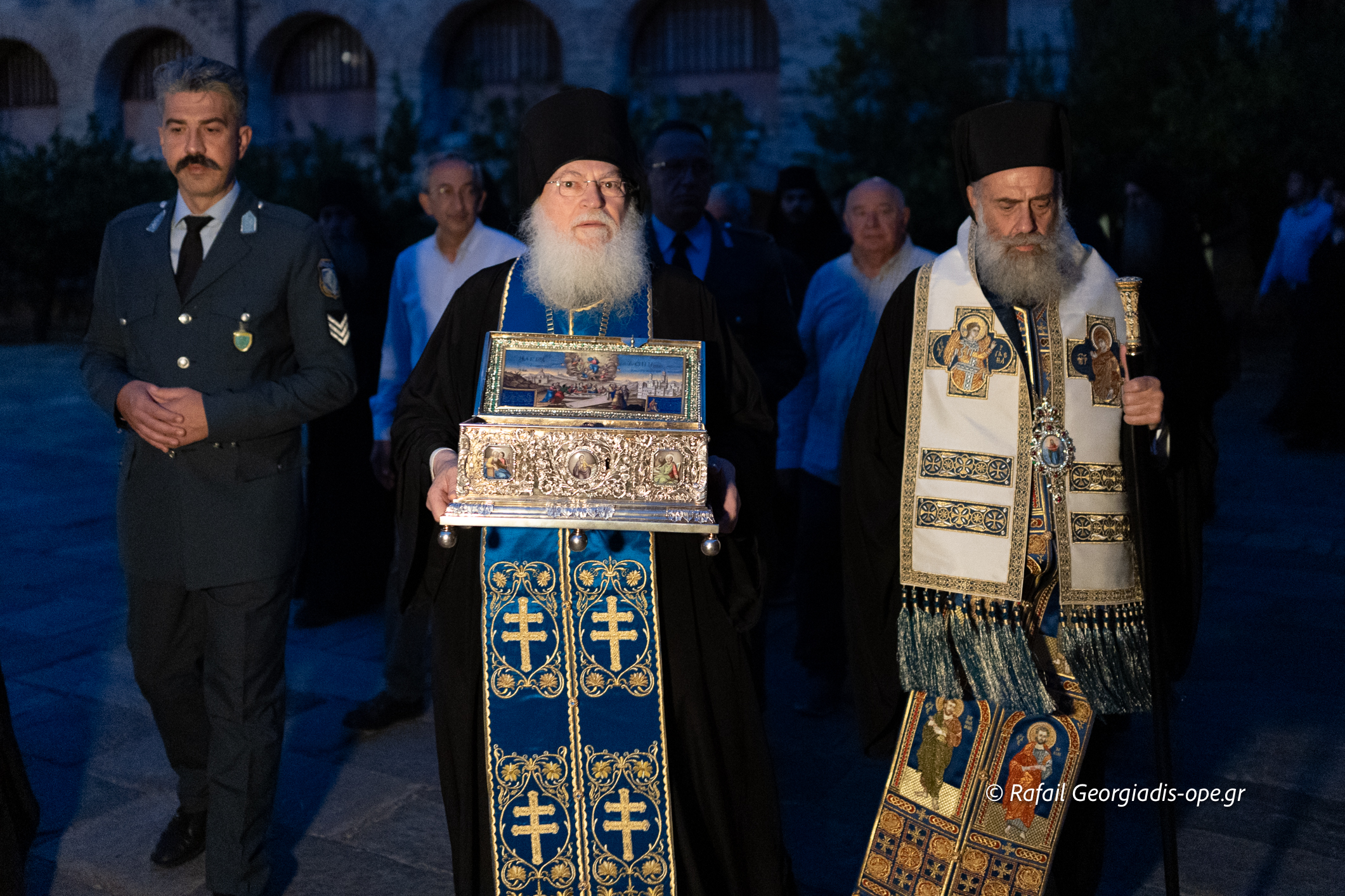 Λαμπρά εορτάστηκε η Κατάθεση της Τιμίας Ζώνης στη Μονή Βατοπαιδίου - μια φωτογραφία 13