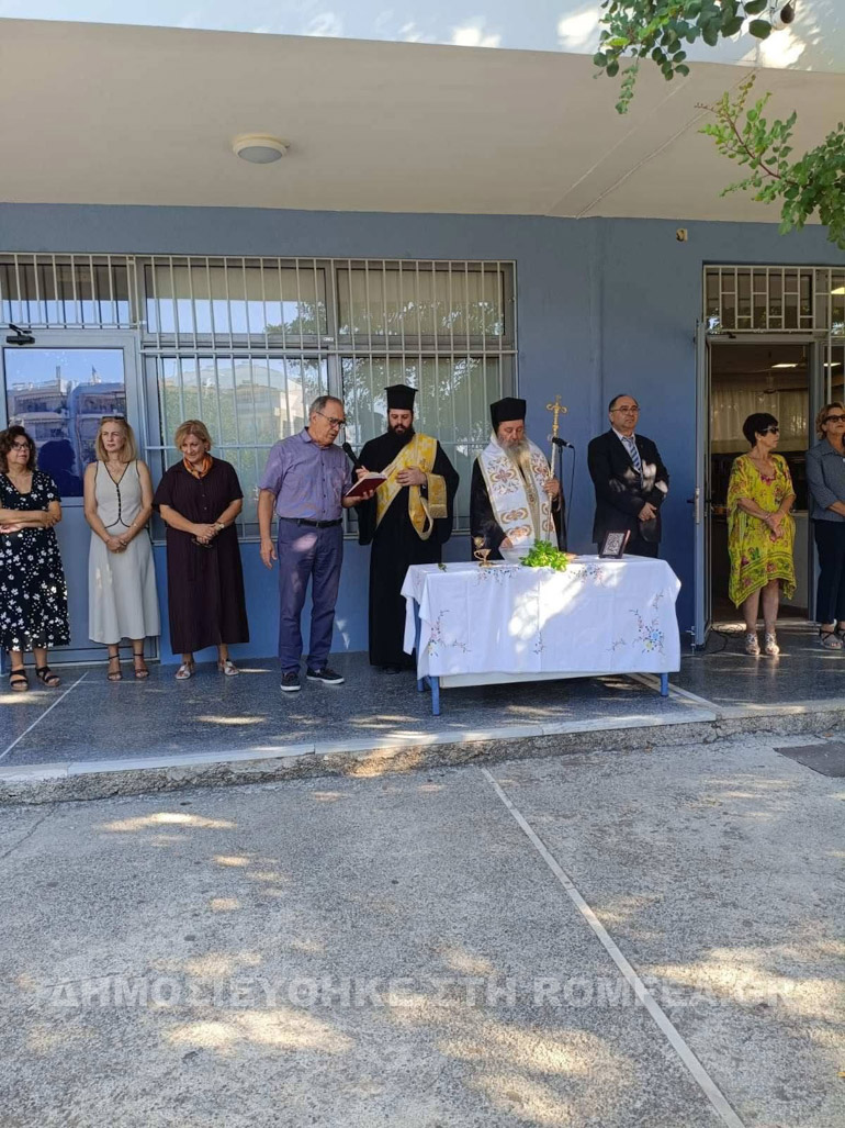 Ο Μητροπολίτης Πατρών τέλεσε Αγιασμό σε σχολεία της Πάτρας - μια φωτογραφία 7
