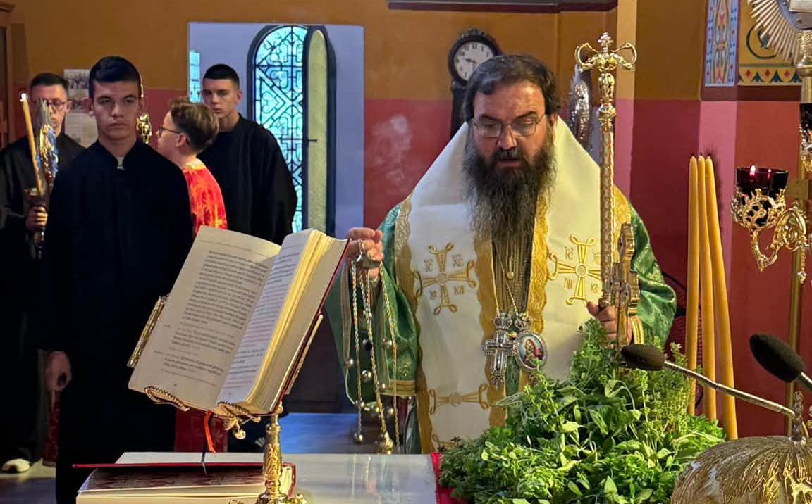 Η Ορθόδοξη Αλβανία εόρτασε πανηγυρικά την Ύψωση του Τιμίου Σταυρού - μια φωτογραφία 10