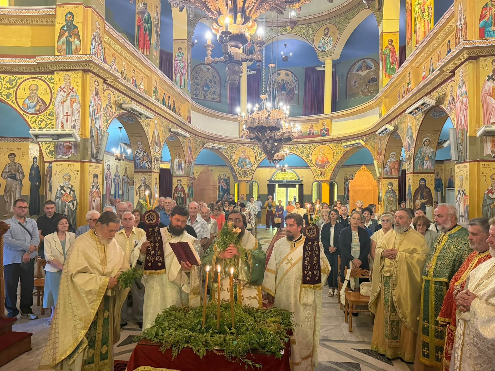 Η Ορθόδοξη Αλβανία εόρτασε πανηγυρικά την Ύψωση του Τιμίου Σταυρού - μια φωτογραφία 12