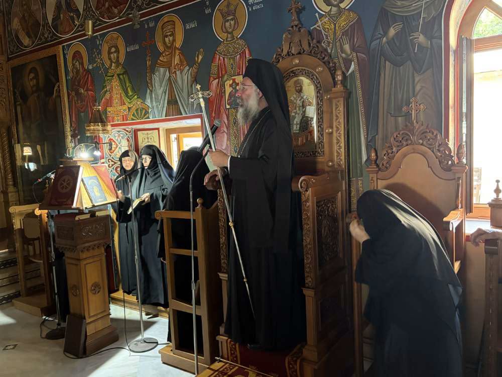 Μνημόσυνο για τον Μητροπολίτη Τίτο τελέστηκε στην Ιερά Μονή Κουμπέ Ρεθύμνου - μια φωτογραφία 3