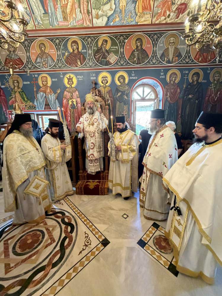 Μνημόσυνο για τον Μητροπολίτη Τίτο τελέστηκε στην Ιερά Μονή Κουμπέ Ρεθύμνου - μια φωτογραφία 4
