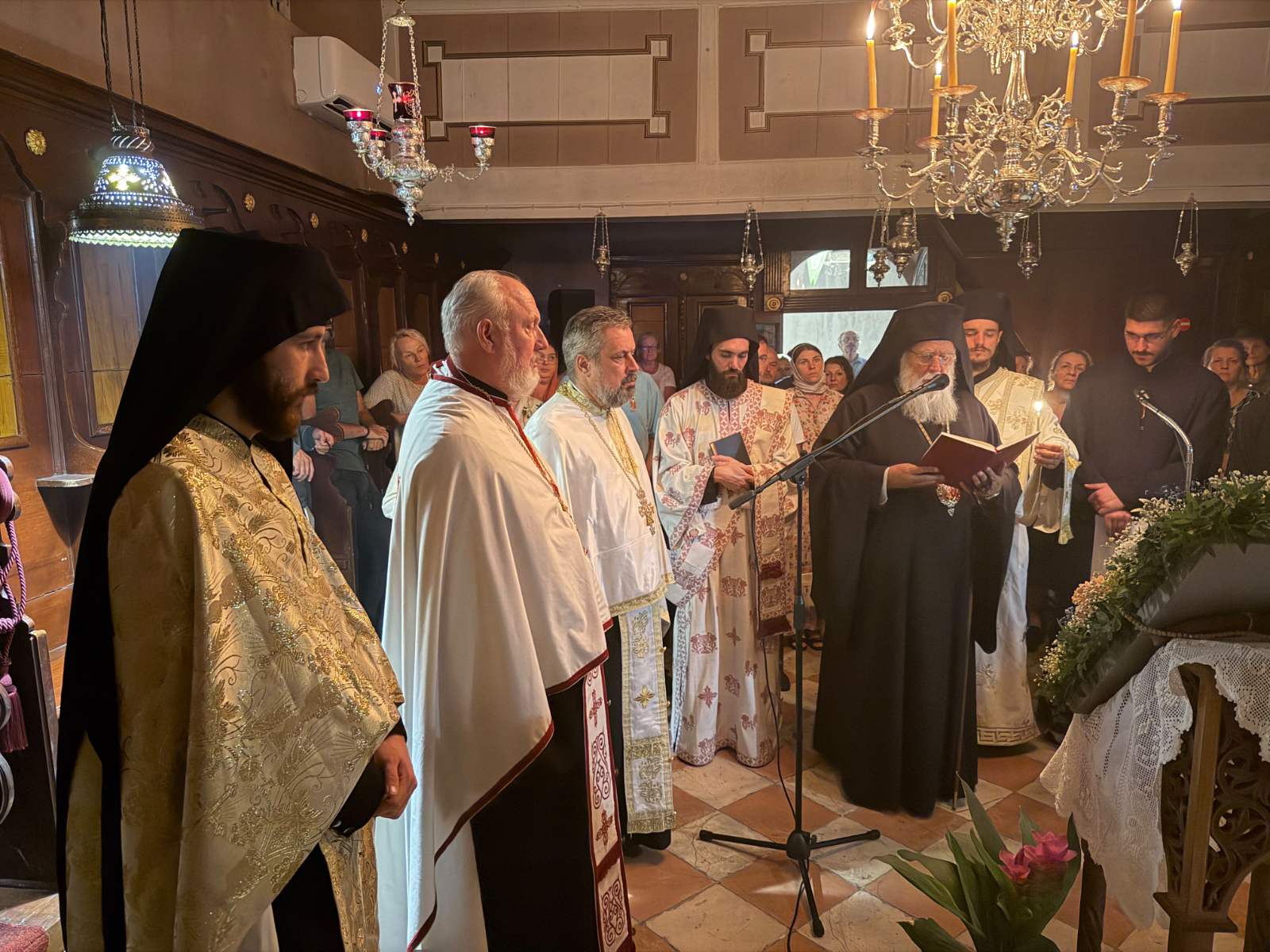 Ο Μητροπολίτης Νεκτάριος τέλεσε αγρυπνία για την Αγία Ευφημία στην Κέρκυρα - μια φωτογραφία 3