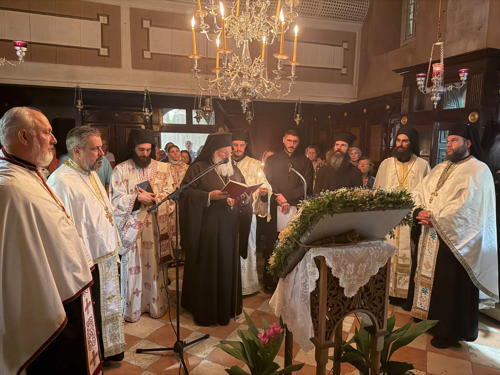 Ο Μητροπολίτης Νεκτάριος τέλεσε αγρυπνία για την Αγία Ευφημία στην Κέρκυρα - μια φωτογραφία 9