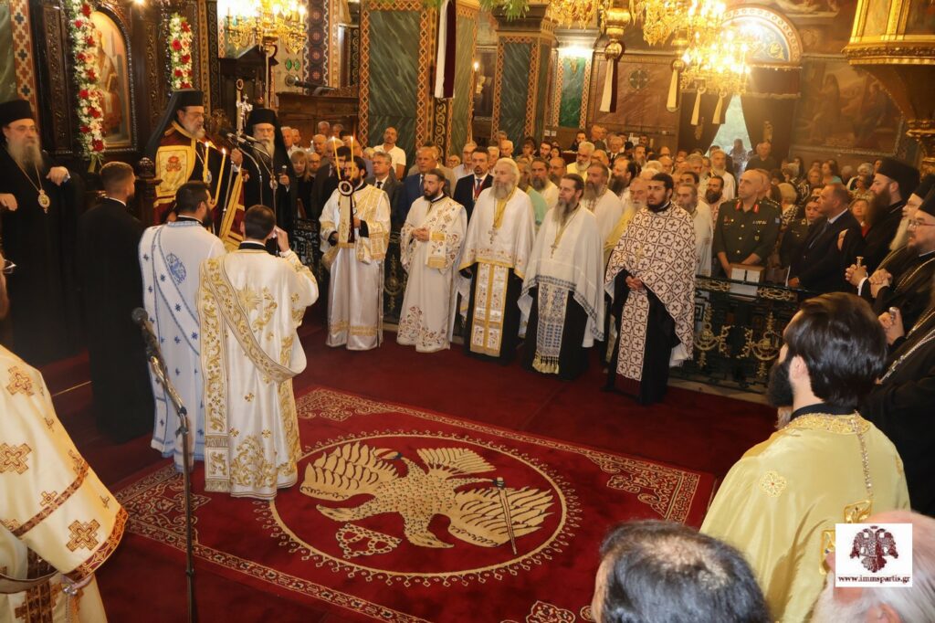 Πολυαρχιερατικός Εσπερινός για τα ονομαστήρια του Μητροπολίτη Μονεμβασίας - μια φωτογραφία 8