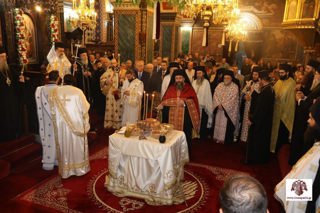 Πολυαρχιερατικός Εσπερινός για τα ονομαστήρια του Μητροπολίτη Μονεμβασίας - μια φωτογραφία 11