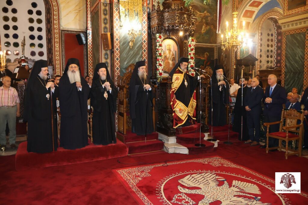 Πολυαρχιερατικός Εσπερινός για τα ονομαστήρια του Μητροπολίτη Μονεμβασίας - μια φωτογραφία 13