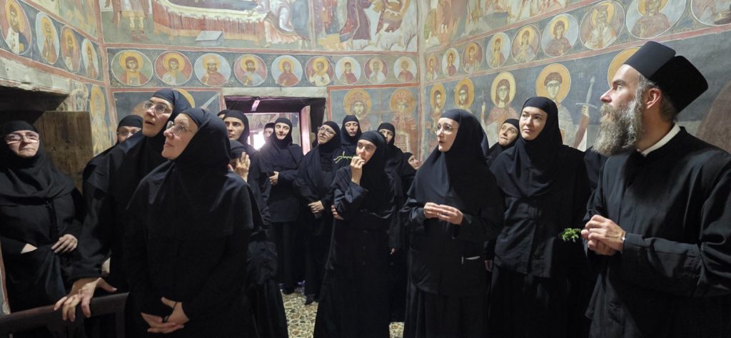 Μοναχές από τη Ρουμανία επισκέφθηκαν τη Μητρόπολη Καστορίας - μια φωτογραφία 1