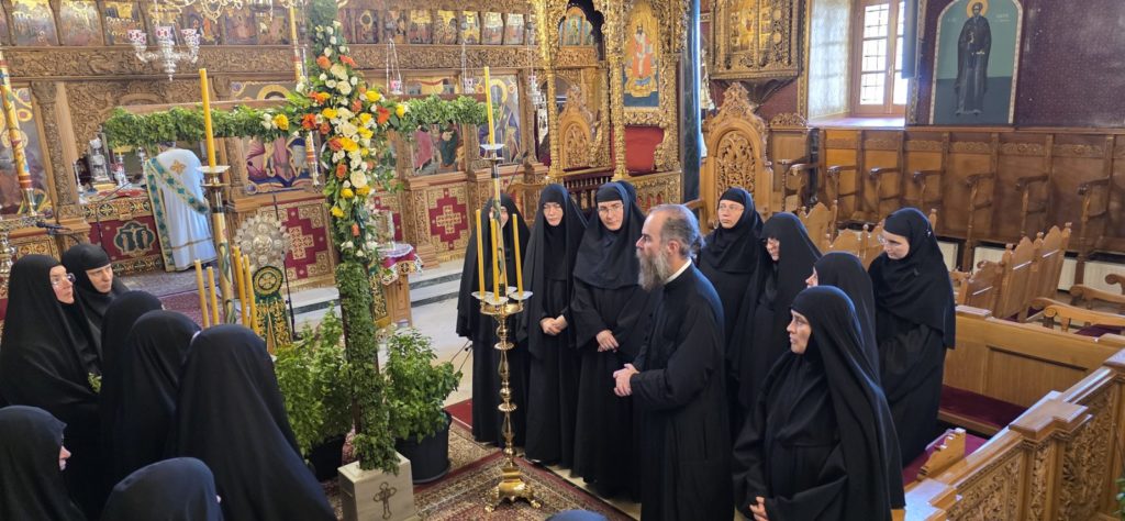 Μοναχές από τη Ρουμανία επισκέφθηκαν τη Μητρόπολη Καστορίας - μια φωτογραφία 6
