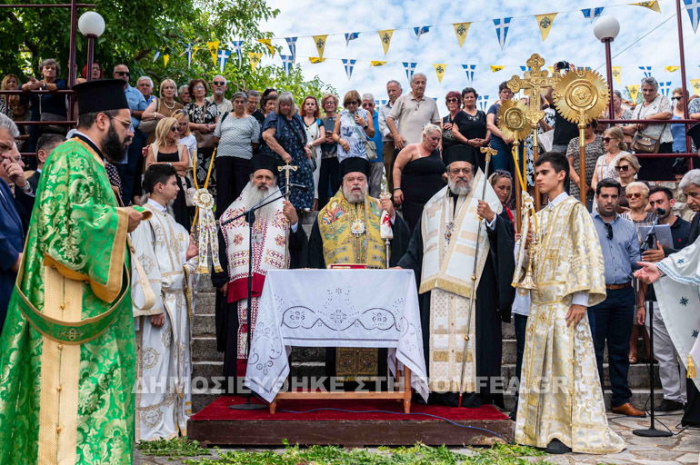 Λαοθάλασσα πιστών υποδέχθηκε την Παναγία Βουλκανιώτισσα στη Μεσσήνη - μια φωτογραφία 1