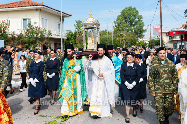 Λαοθάλασσα πιστών υποδέχθηκε την Παναγία Βουλκανιώτισσα στη Μεσσήνη - μια φωτογραφία 7