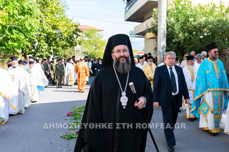 Λαοθάλασσα πιστών υποδέχθηκε την Παναγία Βουλκανιώτισσα στη Μεσσήνη - μια φωτογραφία 11