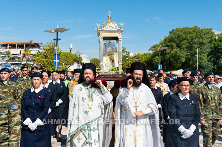 Λαοθάλασσα πιστών υποδέχθηκε την Παναγία Βουλκανιώτισσα στη Μεσσήνη - μια φωτογραφία 14