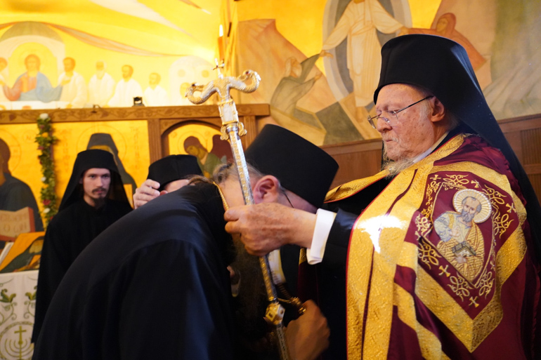 O Πατριάρχης Βαρθολομαίος χοροστάτησε στη Μονή Έσσεξ - μια φωτογραφία 14
