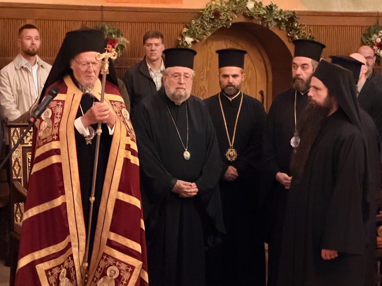O Πατριάρχης Βαρθολομαίος χοροστάτησε στη Μονή Έσσεξ - μια φωτογραφία 16