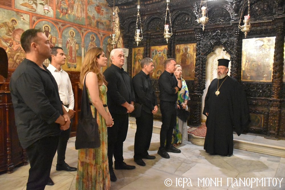 Πλήθος κόσμου στην Ι. Μ. Πανορμίτη για τη συναυλία της Κρατικής Ορχήστρας  - μια φωτογραφία 1