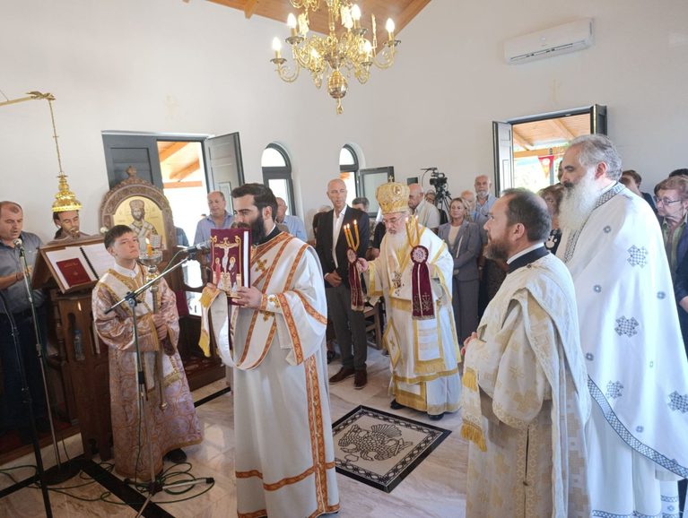 Εγκαινιάστηκε με κατάνυξη το παρεκκλήσι της Αγίας Μαρίνας στην Πρέβεζα - μια φωτογραφία 17