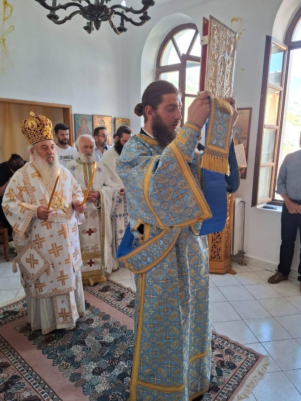 Ο Μητροπολίτης Αργυροκάστρου Ναθαναήλ εγκαινίασε παρεκκλήσιο Τιμίου Σταυρού - μια φωτογραφία 9