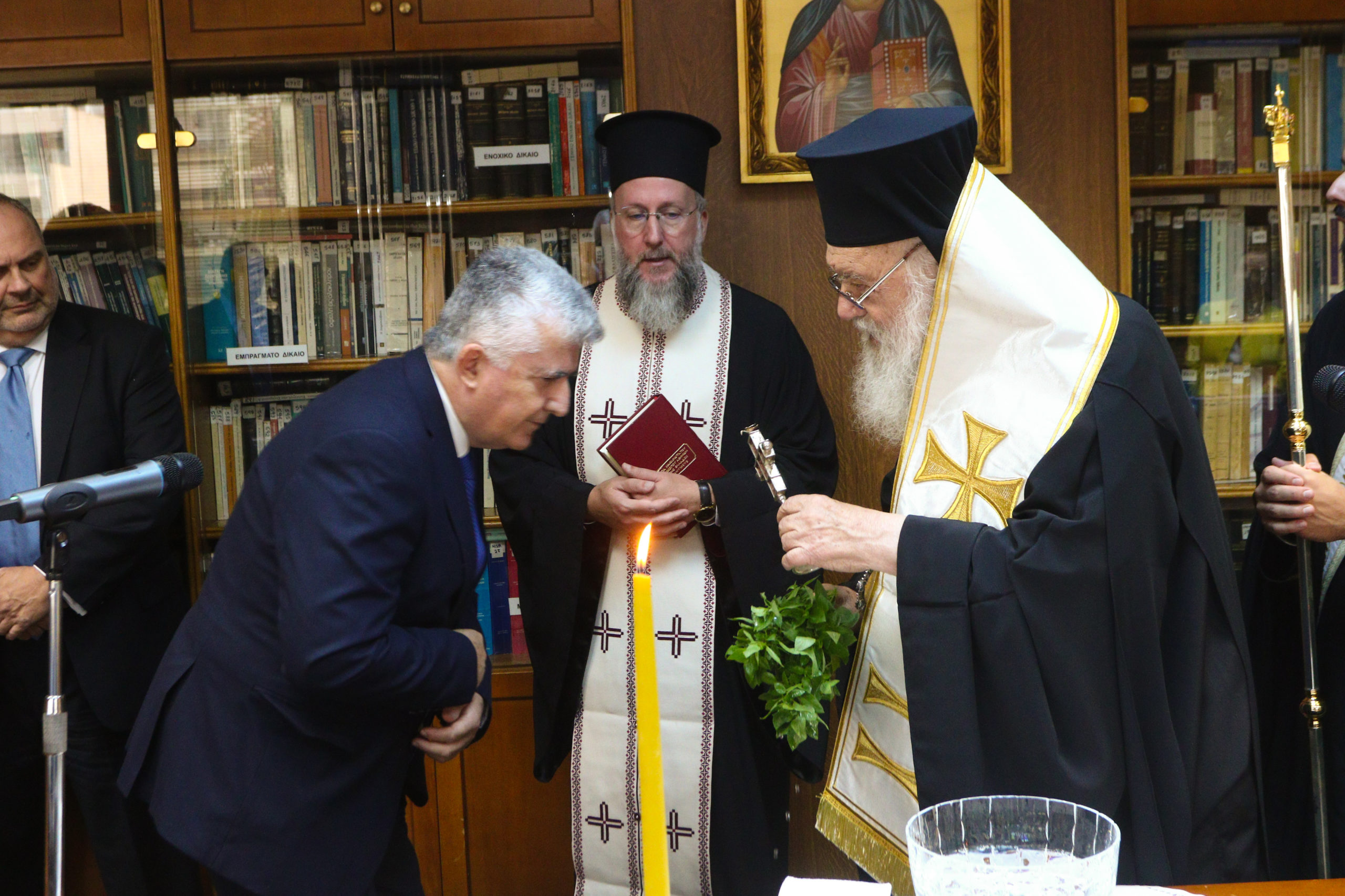 Ο Αρχιεπίσκοπος Ιερώνυμος τέλεσε Αγιασμό στον Άρειο Πάγο - μια φωτογραφία 6