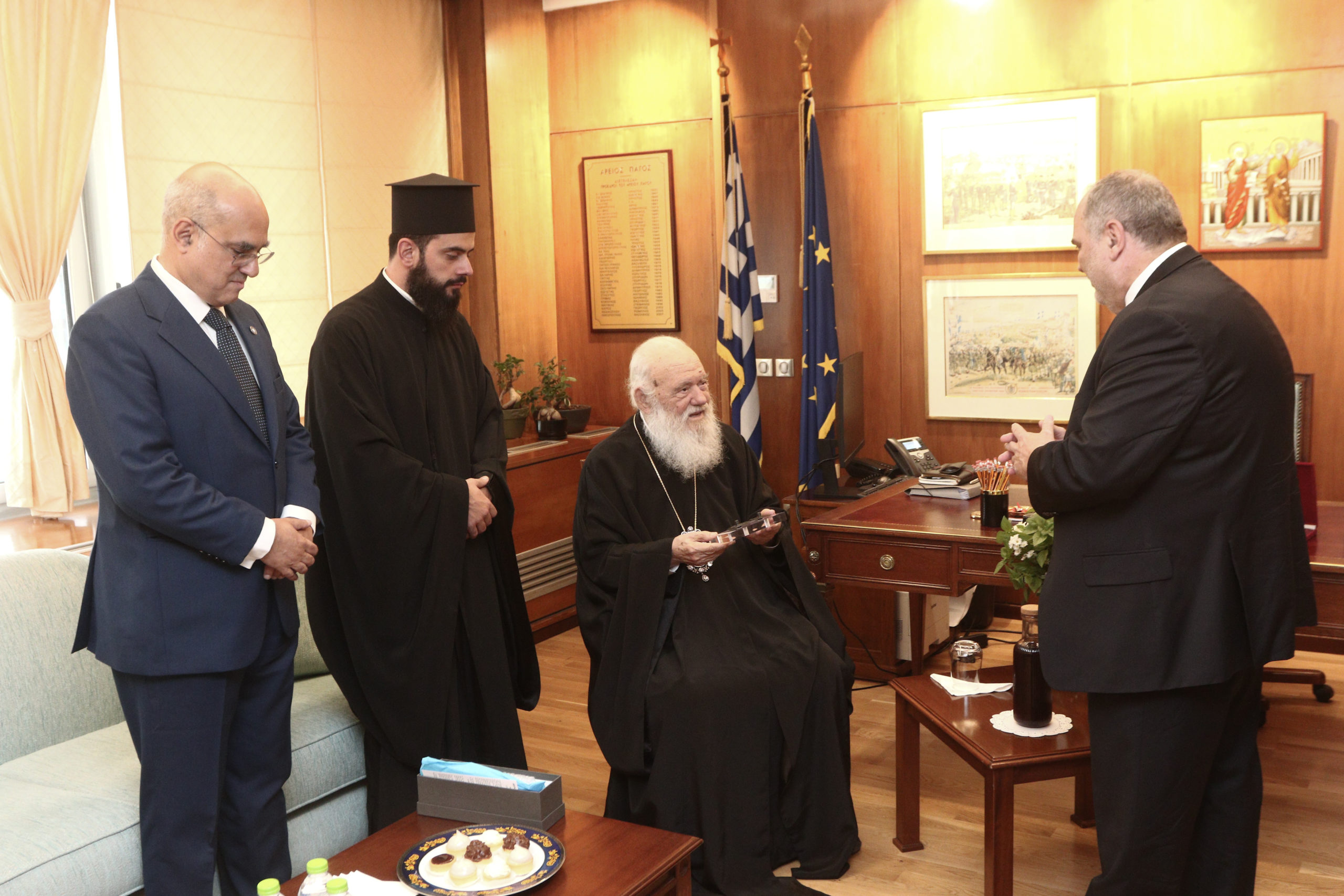 Ο Αρχιεπίσκοπος Ιερώνυμος τέλεσε Αγιασμό στον Άρειο Πάγο - μια φωτογραφία 16