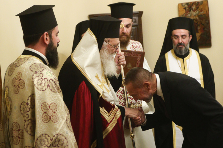 Ο Αρχιεπίσκοπος Ιερώνυμος όρκισε τον νέο υποδιοικητή της Τράπεζας Ελλάδος - μια φωτογραφία 4