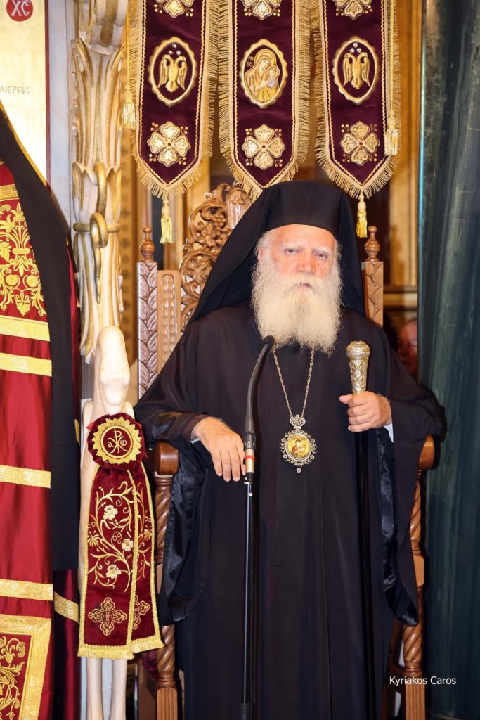 Χιλιάδες πιστοί τίμησαν την Παναγία Μυρτιδιώτισσα στα Κύθηρα - μια φωτογραφία 1