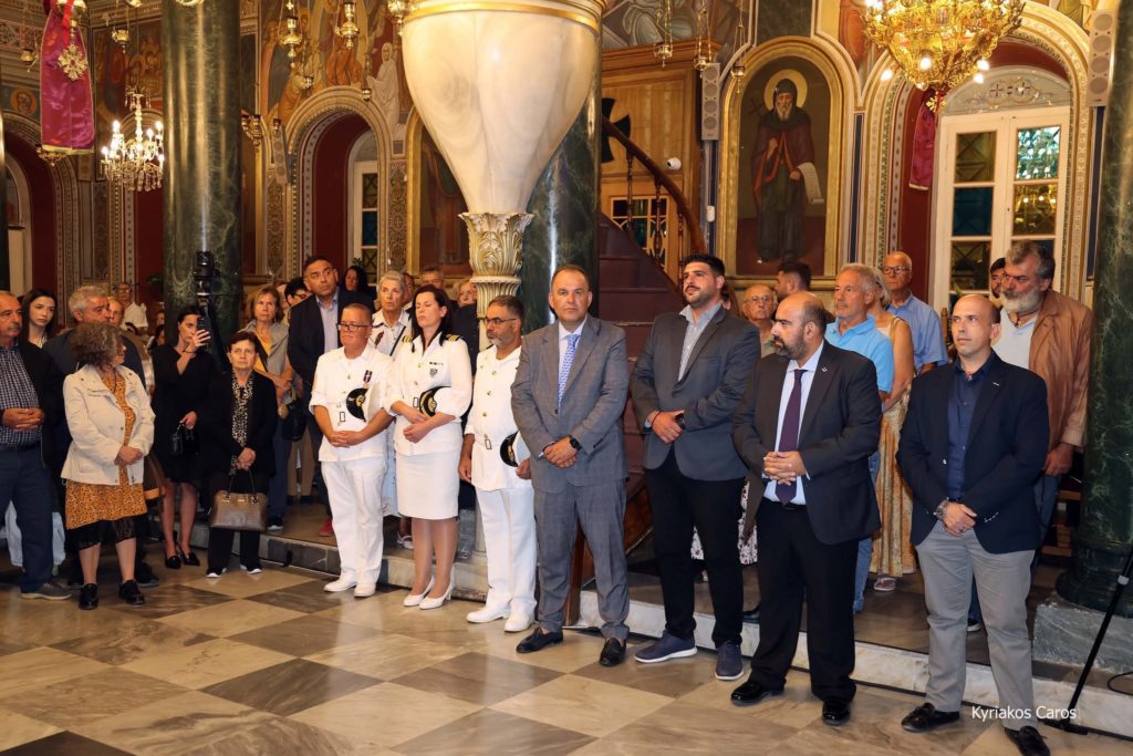 Χιλιάδες πιστοί τίμησαν την Παναγία Μυρτιδιώτισσα στα Κύθηρα - μια φωτογραφία 2