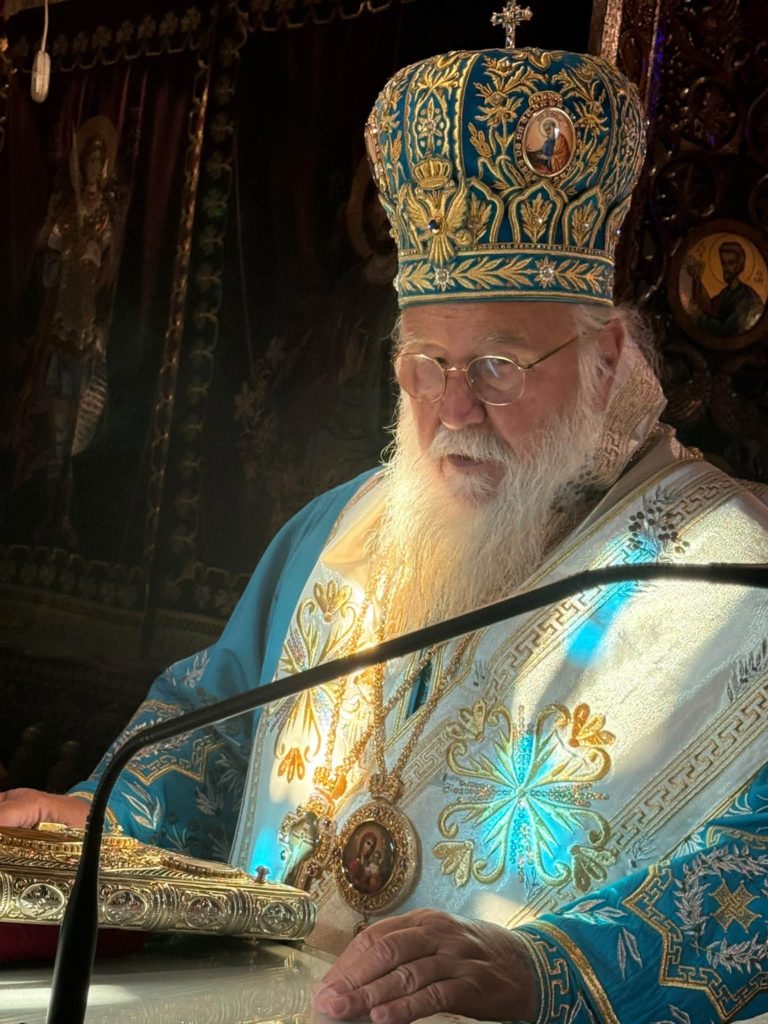 Χιλιάδες πιστοί τίμησαν την Παναγία Μυρτιδιώτισσα στα Κύθηρα - μια φωτογραφία 9