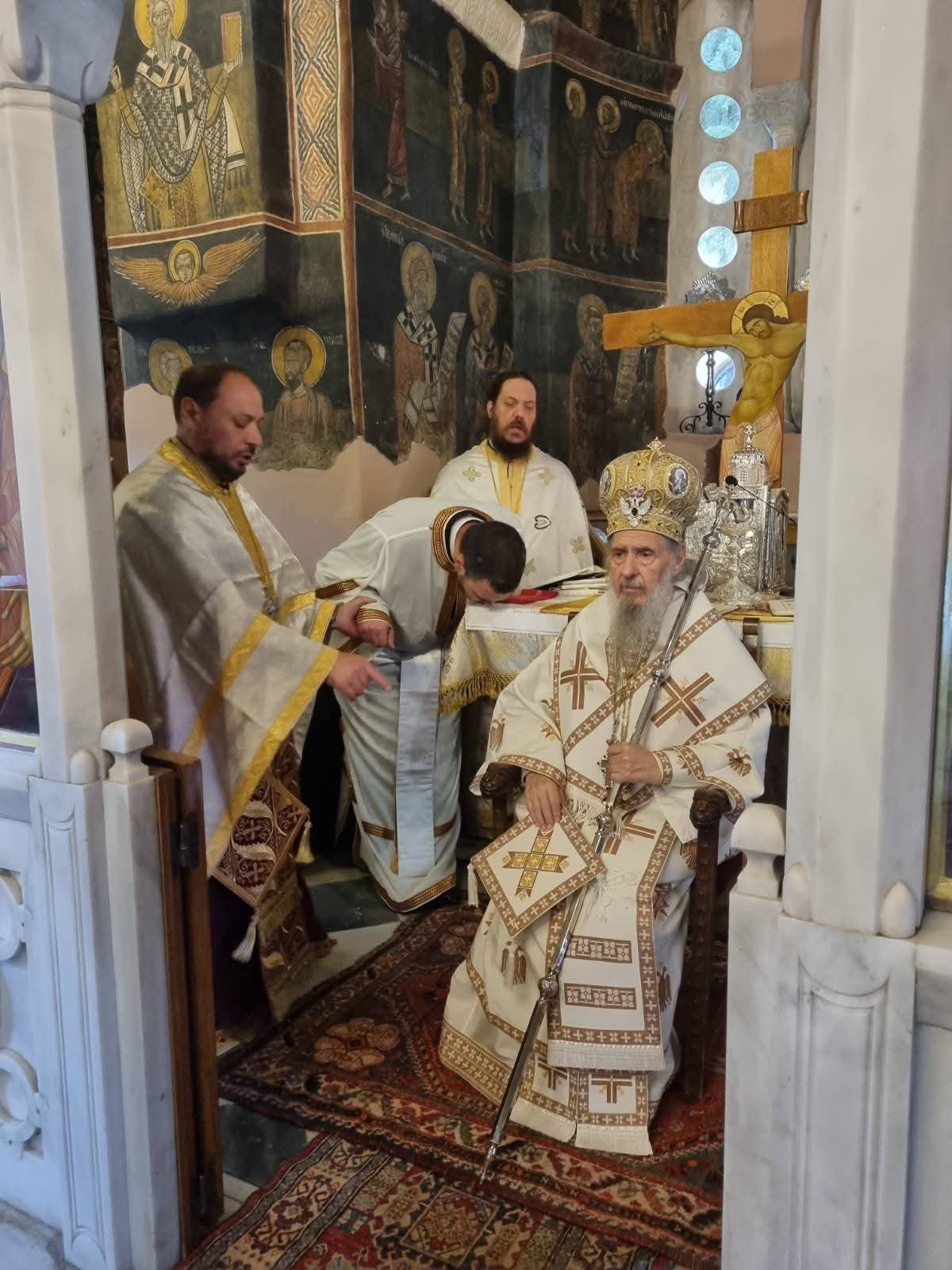 Χειροτονία διακόνου τελέστηκε στην Ιερά Μονή Ασωμάτων Πετράκη - μια φωτογραφία 3
