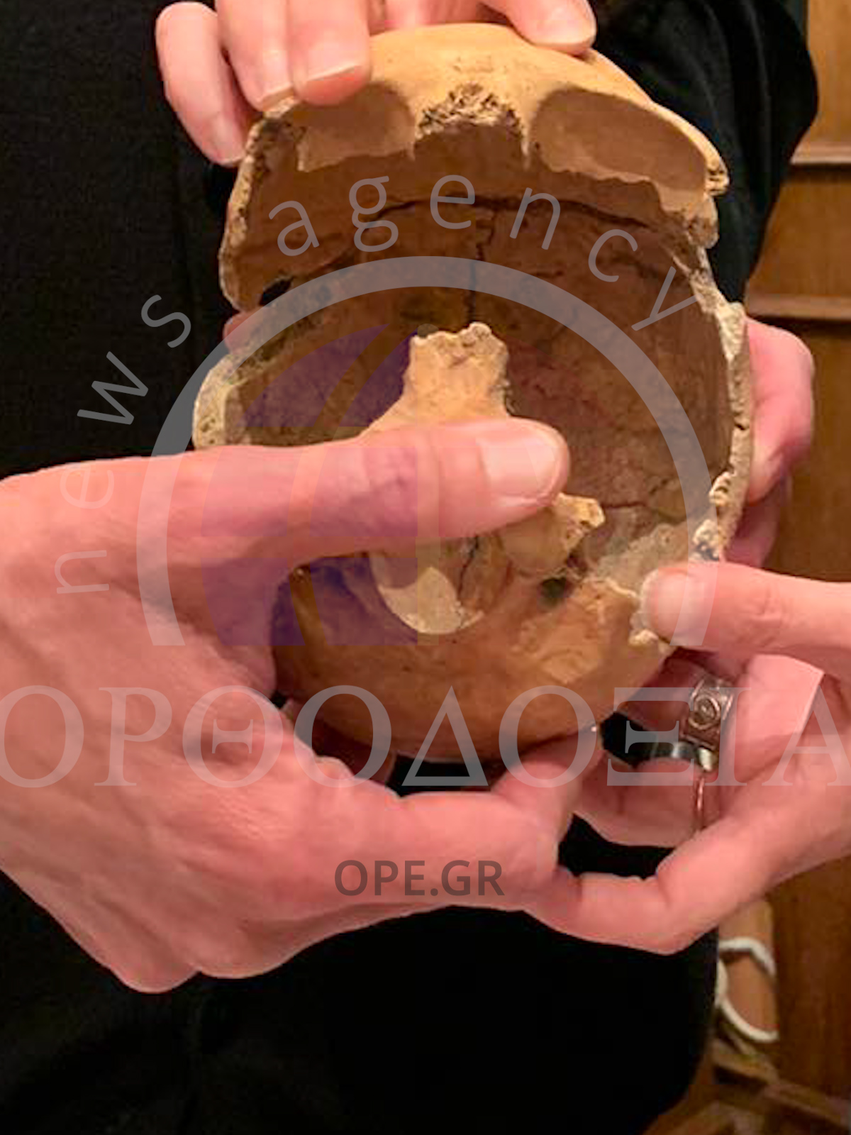 Βρέθηκαν τα λείψανα της Αγίας Νεομάρτυρος Χρυσής στην Έδεσσα! - μια φωτογραφία 2