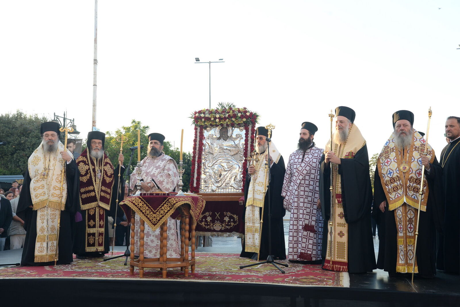 Η Πάτρα τίμησε τον Απόστολο Ανδρέα με μεγαλειώδη Λιτανεία για την Τιμία Κάρα - μια φωτογραφία 7