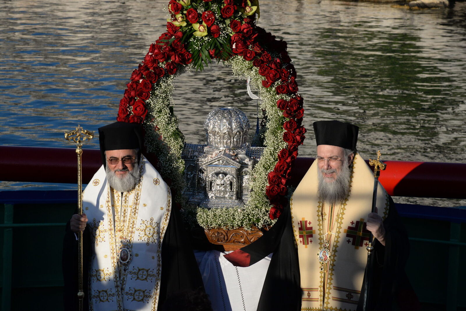 Η Πάτρα τίμησε τον Απόστολο Ανδρέα με μεγαλειώδη Λιτανεία για την Τιμία Κάρα - μια φωτογραφία 10