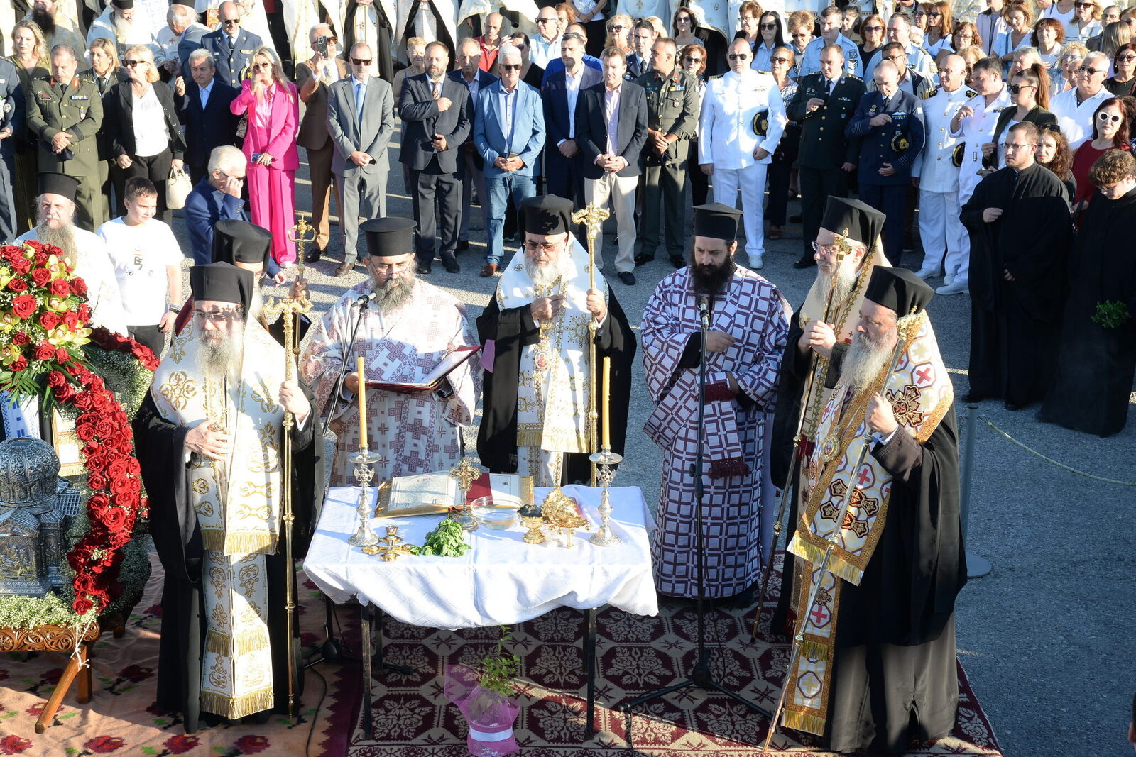 Η Πάτρα τίμησε τον Απόστολο Ανδρέα με μεγαλειώδη Λιτανεία για την Τιμία Κάρα - μια φωτογραφία 12