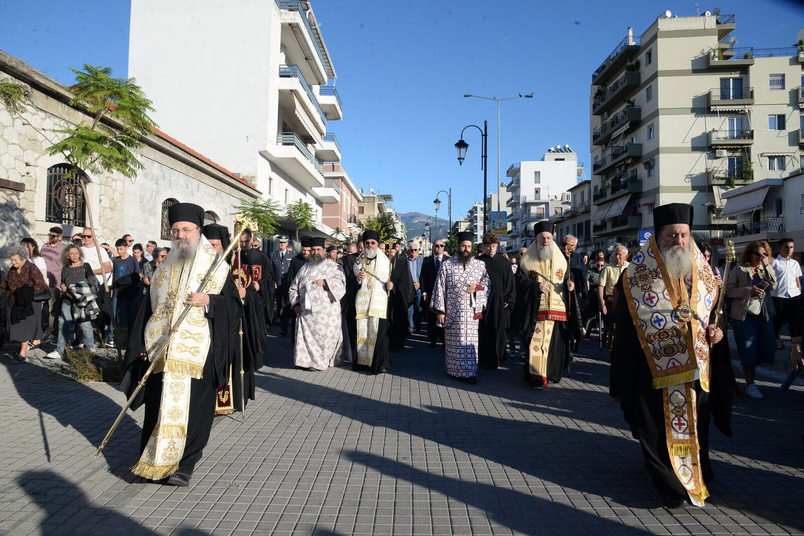 Η Πάτρα τίμησε τον Απόστολο Ανδρέα με μεγαλειώδη Λιτανεία για την Τιμία Κάρα - μια φωτογραφία 14