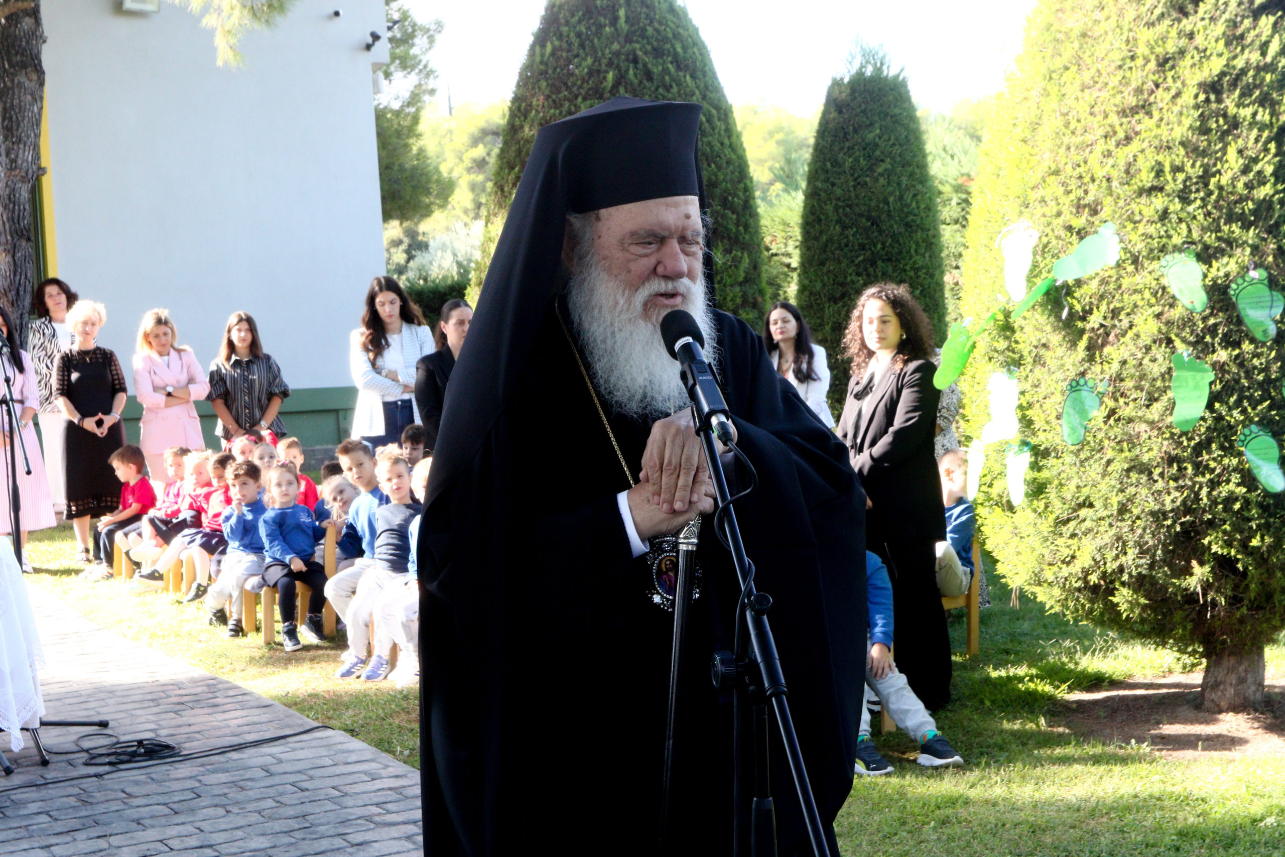 Ο Αρχιεπίσκοπος Ιερώνυμος επισκέφθηκε Παιδικό Σταθμό στο Δήλεσι Βοιωτίας - μια φωτογραφία 8