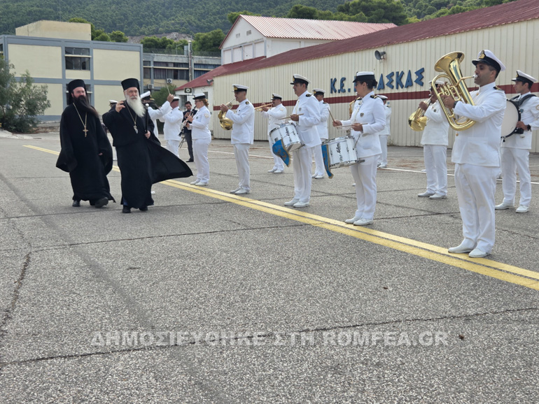 Με τις ευχές του Μητροπολίτη Νικαίας η ορκωμοσία των νέων Λιμενοφυλάκων - μια φωτογραφία 1