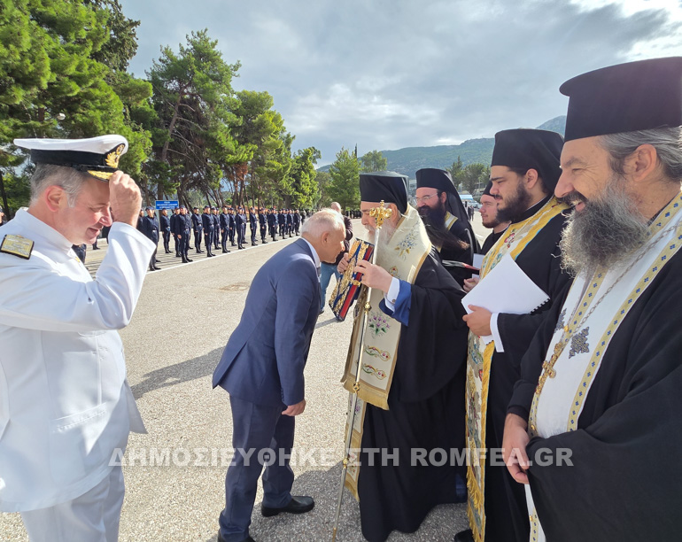 Με τις ευχές του Μητροπολίτη Νικαίας η ορκωμοσία των νέων Λιμενοφυλάκων - μια φωτογραφία 3