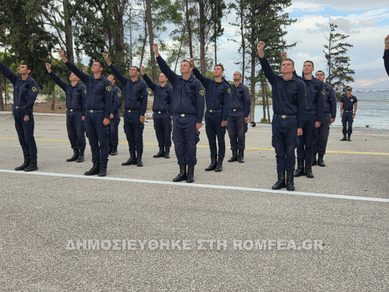 Με τις ευχές του Μητροπολίτη Νικαίας η ορκωμοσία των νέων Λιμενοφυλάκων - μια φωτογραφία 8