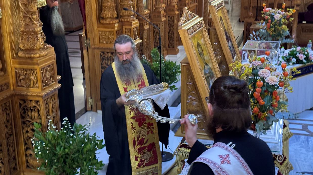 Άγιος Γερβάσιος των Πατρών: Ο μιμητής του Μυροβλύτου Αγίου Δημητρίου - μια φωτογραφία 1