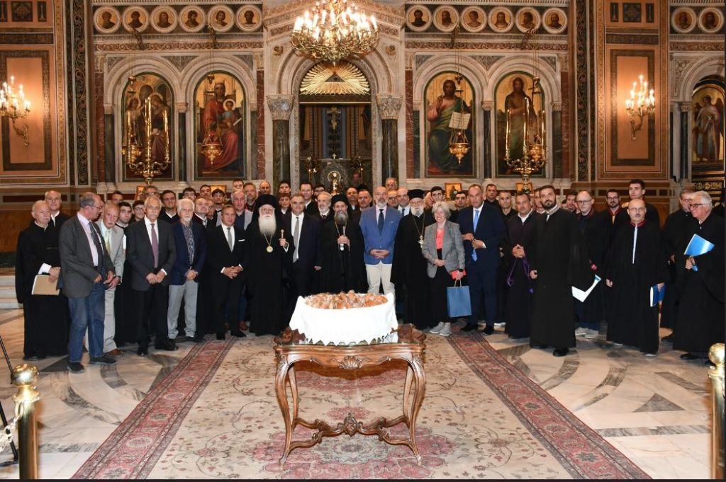 Ιεροψάλτες από τον Βόλο έψαλαν στον Καθεδρικό Ναό Αθηνών - μια φωτογραφία 1