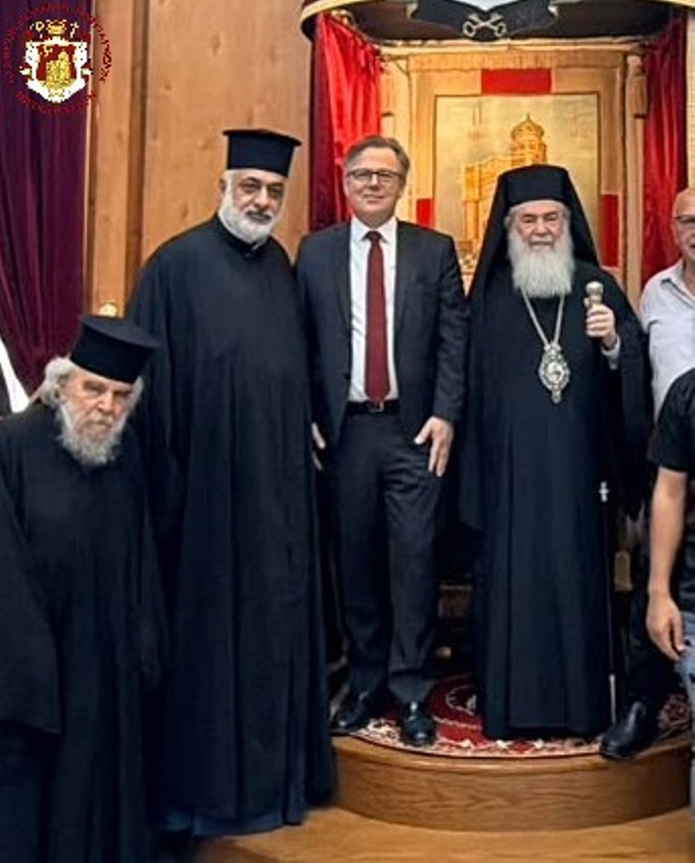 Πατρ. Θεόφιλος: «Όχι» σε κοινό λειτουργικό εορτασμό των Χριστουγέννων - μια φωτογραφία 1